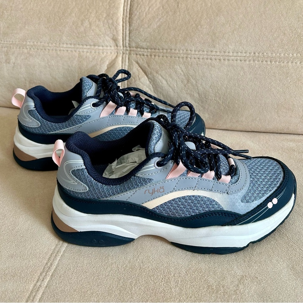 🔥NEW without Box🔥Ryka Women Comfort Sneakers, Leather Upper, 6 Wide